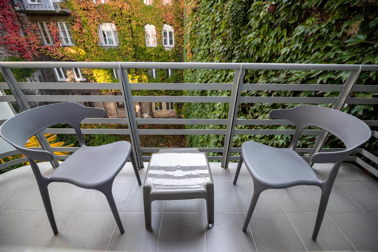 Levia Apartment-With 2 Bedrooms In The Old Town Lvov Exteriér fotografie