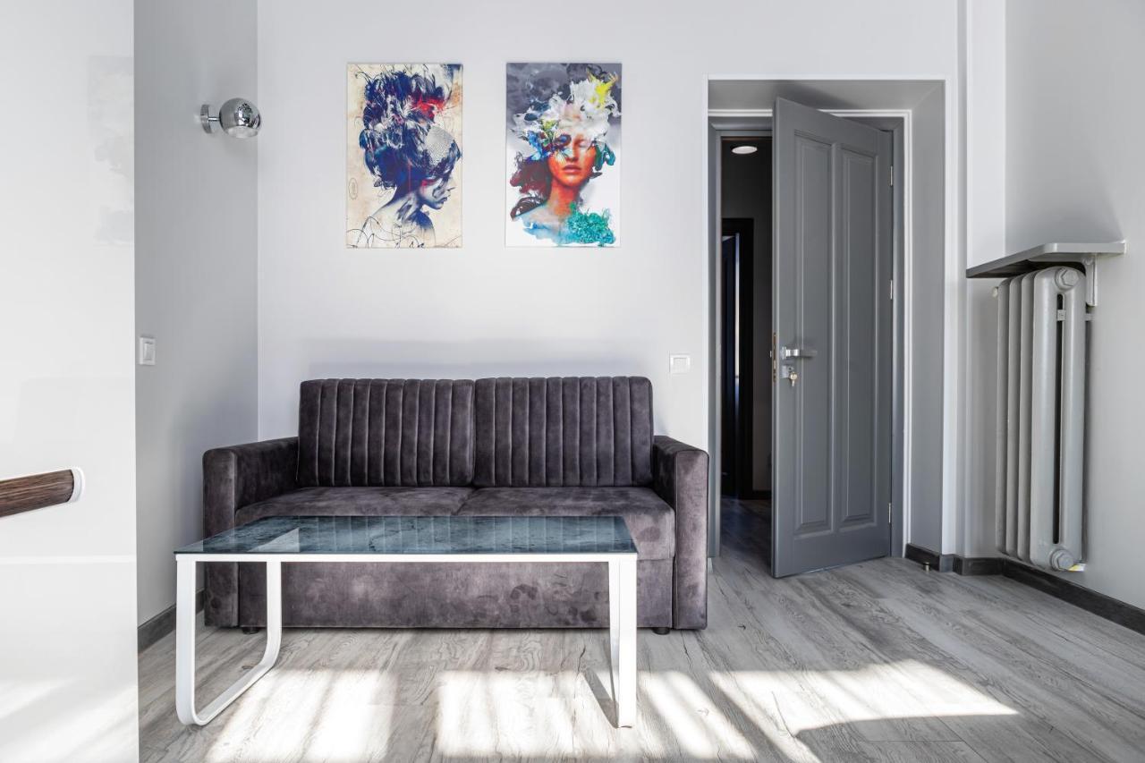Levia Apartment-With 2 Bedrooms In The Old Town Lvov Exteriér fotografie