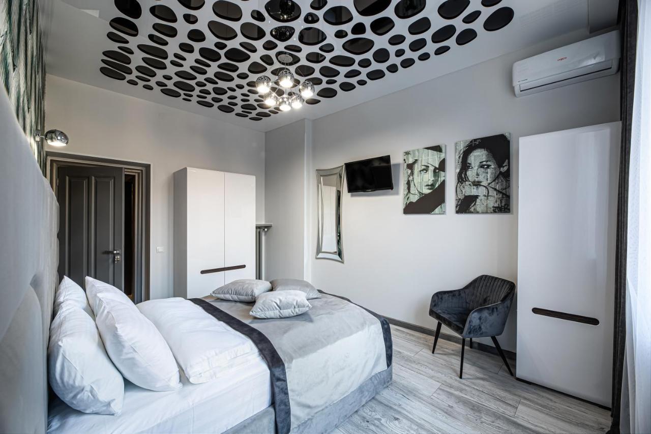 Levia Apartment-With 2 Bedrooms In The Old Town Lvov Exteriér fotografie