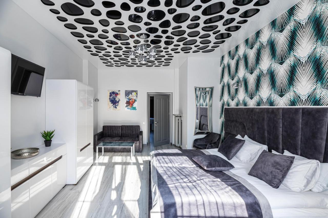 Levia Apartment-With 2 Bedrooms In The Old Town Lvov Exteriér fotografie